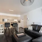 Perfectly Situated 2Br Apartment Near The Beach