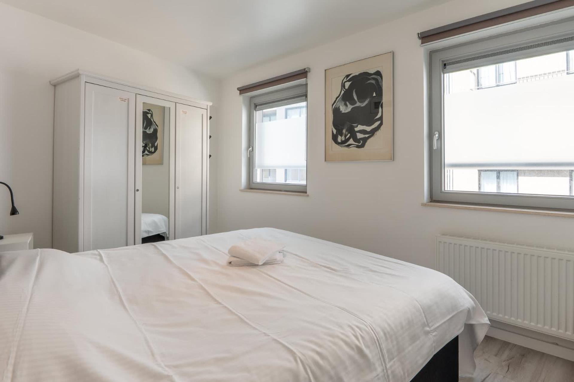 Perfectly Situated 2br Near The *