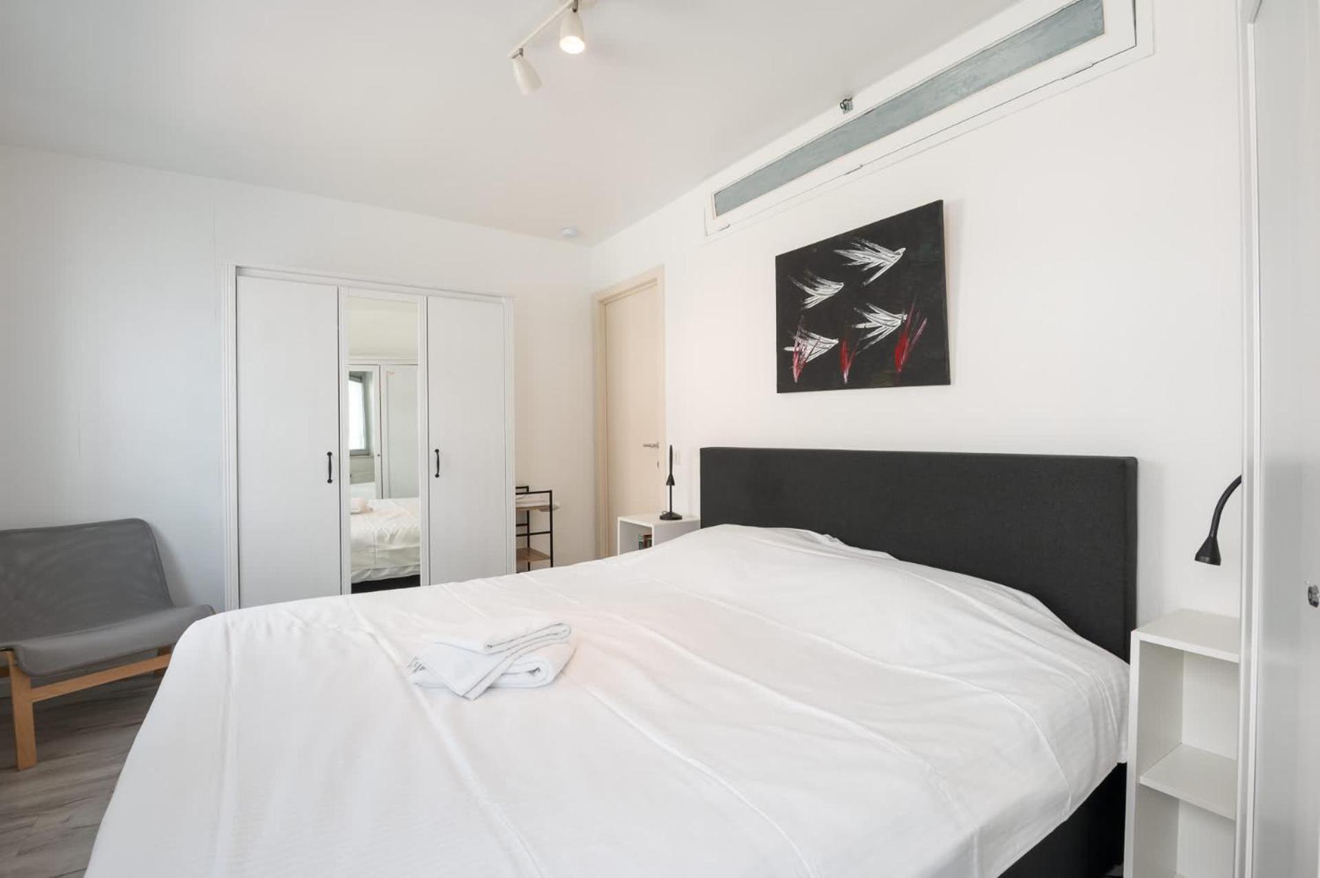 Perfectly Situated 2br Near The Appartement *